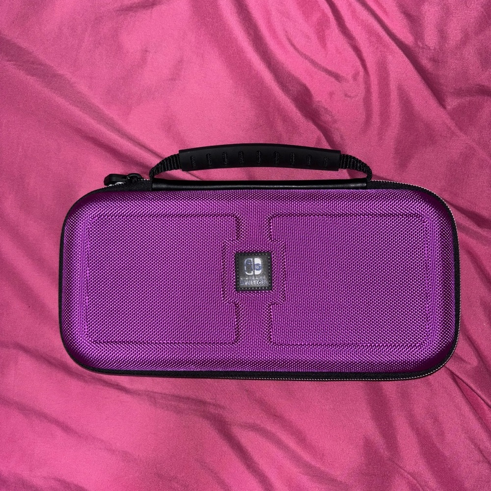 Nintendo Switch - Picture 3 of 11